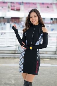 初澤 彩花