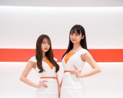2021STANLEYレースクイーンを務める原あゆみチャン(左)と相沢菜々子チャン(右)