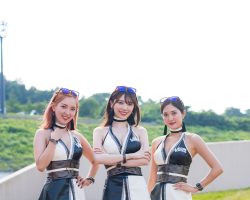 LEON RACING LADY/石原 未梨、新谷 桐子、北川 みこ LEON RACING LADY/石原 未梨、新谷 桐子、北川 みこ