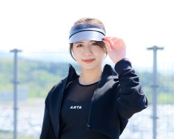 御子柴 かな／ARTA GALS