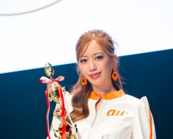 2024年のレースアンバダサーアワードを受賞した央川かこさん