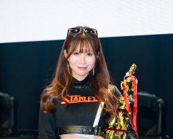 2024年のレースアンバダサーアワードを受賞した日南まみさん