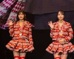 コスチュームディヴィジョングランプリのメダルを受け取るraffinee Lady / raffinee μ's