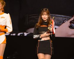 メディバンネップリ賞を受賞した日南まみさん