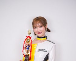 メディバンネップリ賞を受賞したRiOさん にしたんクリニック レースアンバサダーアワード2025 ルーキーディヴィジョン